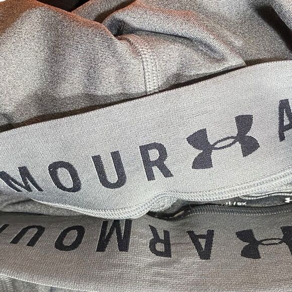 Under Armour Compression Leggings Womens XS Gray Capri HeatGear Workout Gym UA - Picture 5 of 6